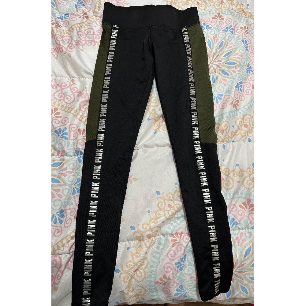 VS PINK Cozy Leggings with Green Siding and Pockets